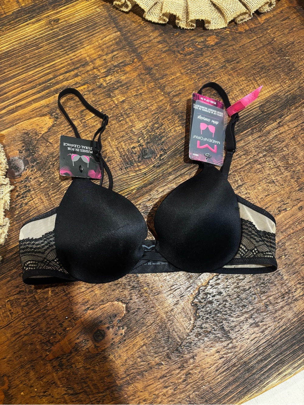 Maidenform Black Love the Lift Lace-Trim T-Shirt Bra with Nude Lining